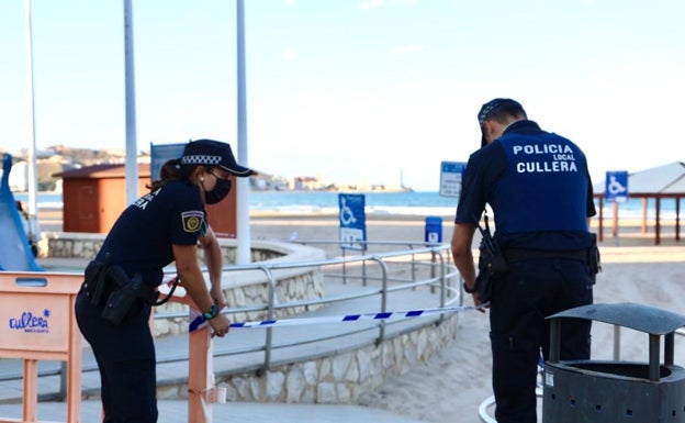 Cullera celebra una noche de San Juan con las playas cerradas y sin incidentes