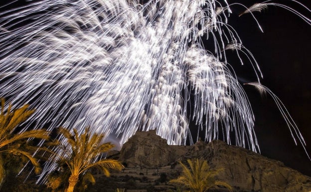 Alicante descarta la Palmera de la Nit de la Cremà para evitar aglomeraciones y pone fin a una tradición casi centenaria