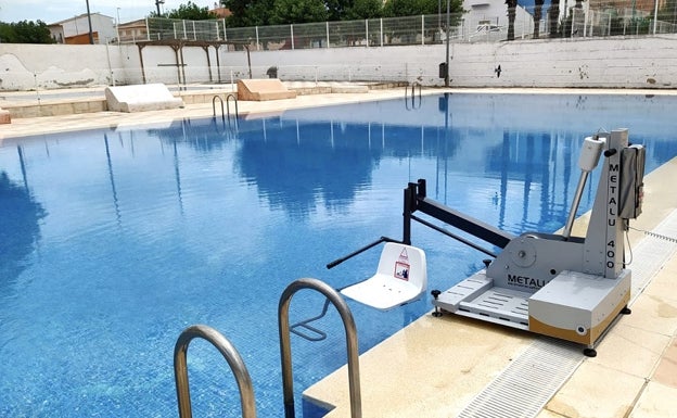 La piscina de Montaverner ya es accesible para todos los usuarios