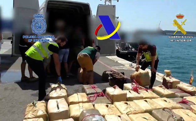 Desarticulada una organización criminal que pretendía introducir 12 toneladas de hachís en narcolanchas por el Mediterráneo