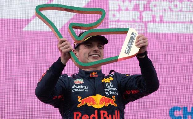 Verstappen desespera a Hamilton y consolida su liderato