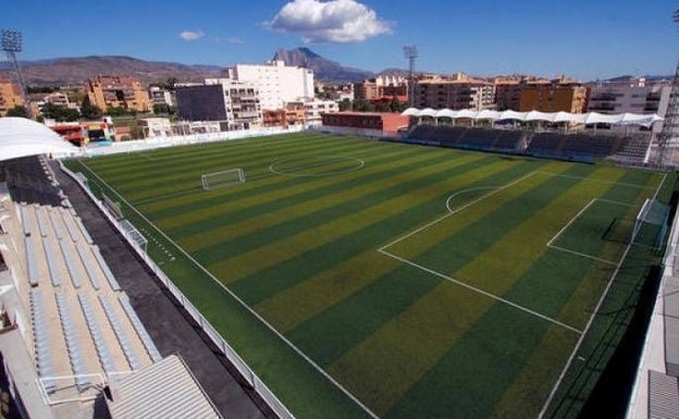 La Vila Joiosa destinará 269.000 euros sustituir el césped artificial del estadio municipal Nou Pla