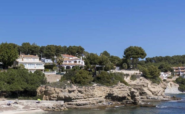 Asisten a un niño de 2 años con síntomas de ahogamiento en una piscina de Benissa