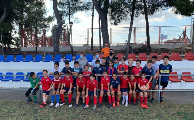 La Escuela de Fútbol de Loriguilla clausura la temporada