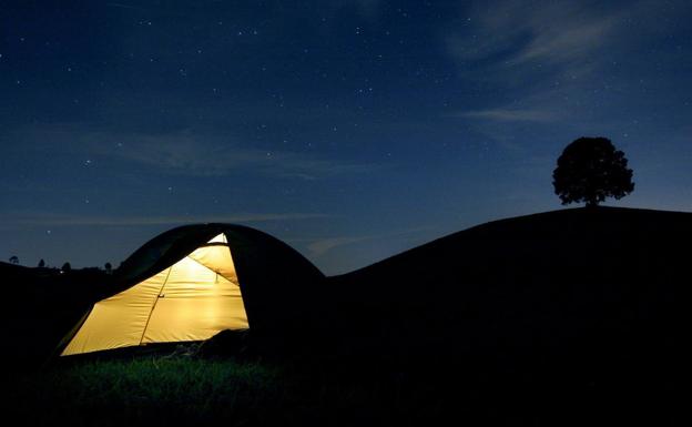 ¿Qué llevar de camping? Imprescindibles que no pueden faltar en la mochila