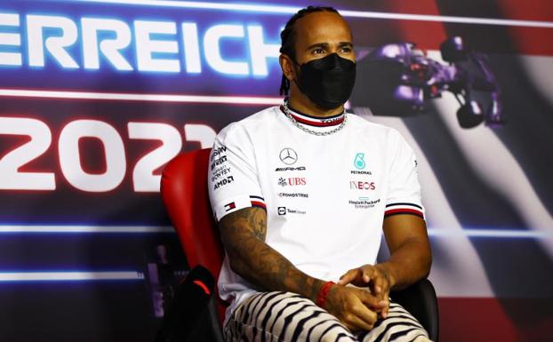 Hamilton renueva con Mercedes hasta 2023