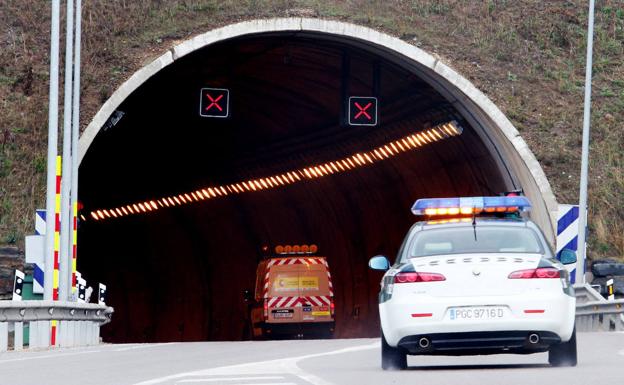 La DGT explica cómo salir de un túnel para evitar el temido efecto pantalla