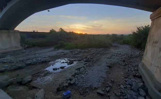 El río Albaida se seca mientras el Plan Hidrológico contempla reducir todavía más su caudal