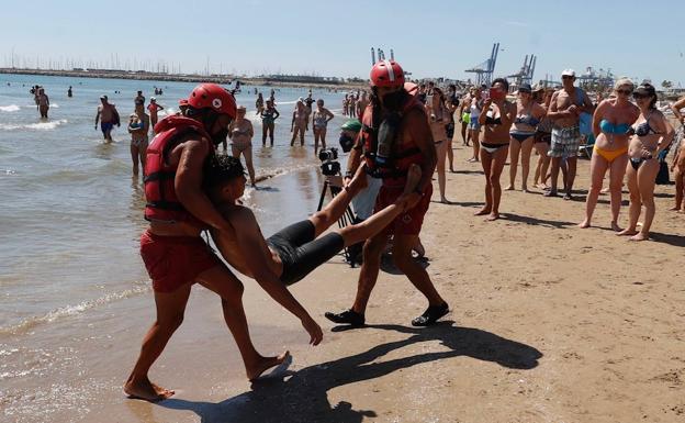 Flotador a control remoto para salvar vidas