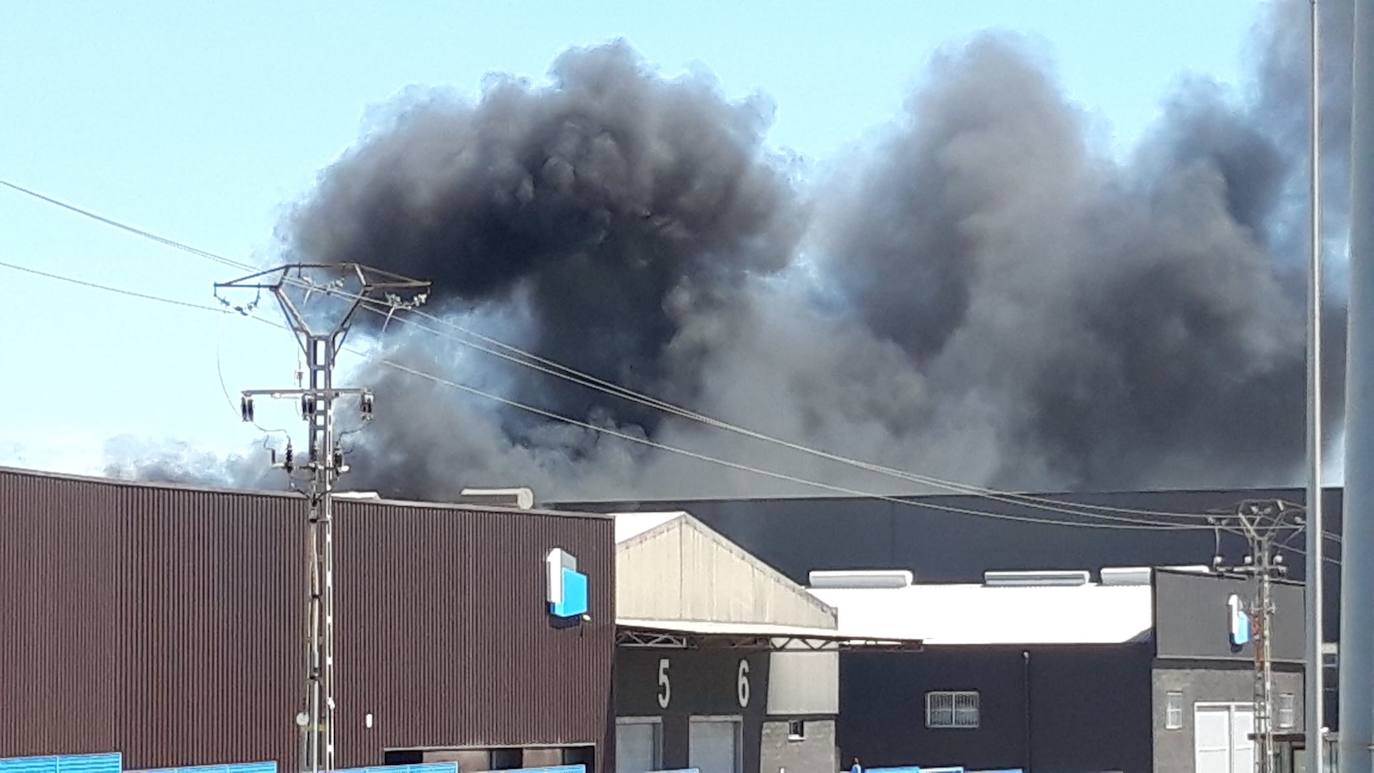 Incendio de una empresa química en Picassent