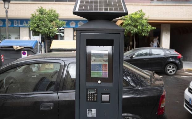 Supenso para el aparcamiento en la ciudad de Valencia