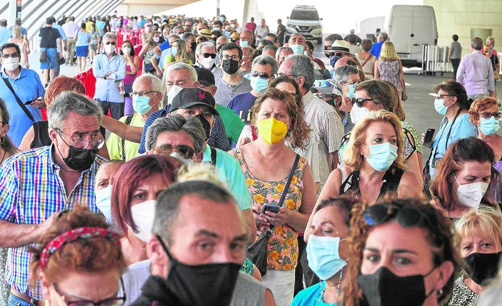 Medio millar de vacunados se han contagiado en el último mes en la Comunitat Valenciana