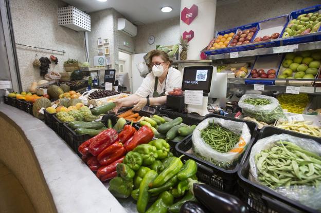 La instalación de puestos agrícolas siembra la guerra en el Mercado de Colón