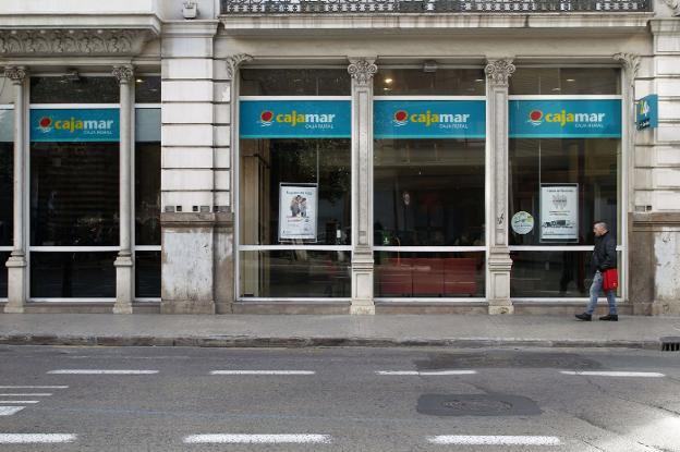 Cajamar vende una cartera inmobiliaria de 500 millones a Cerberus