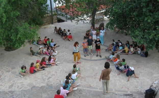 Buñol suspende la escuela de verano tras detectarse varios casos de Covid-19