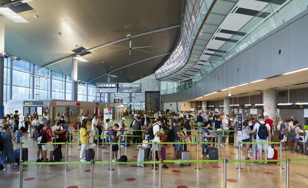 El aeropuerto de Manises no termina de despegar
