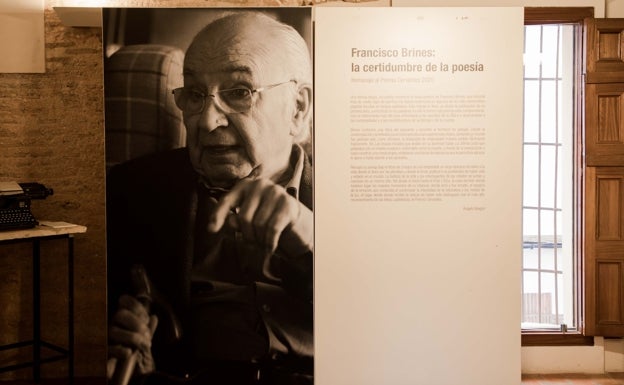 Oliva homenajea a su Premio Cervantes con una exposición