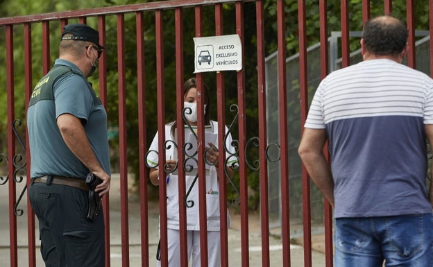 El juez rechaza la vuelta de los abrazos en las residencias de mayores de la Comunitat