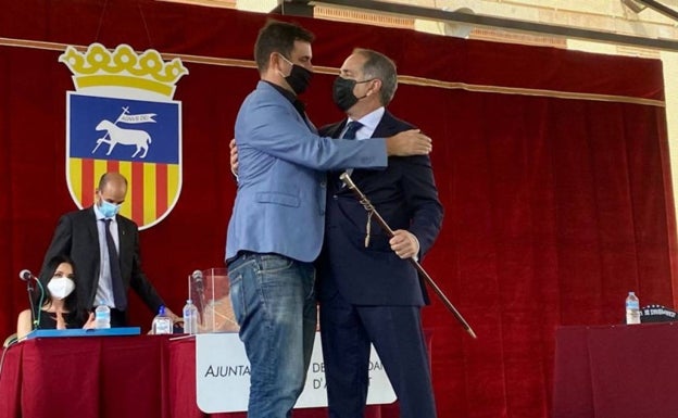 Santiago Román se ha convertido este sábado en el nuevo alcalde de Sant Joan d'Alacant