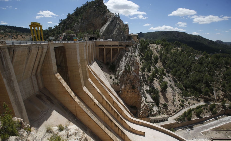 El Gobierno plantea anular el convenio de Alarcón que reserva agua para la Comunitat