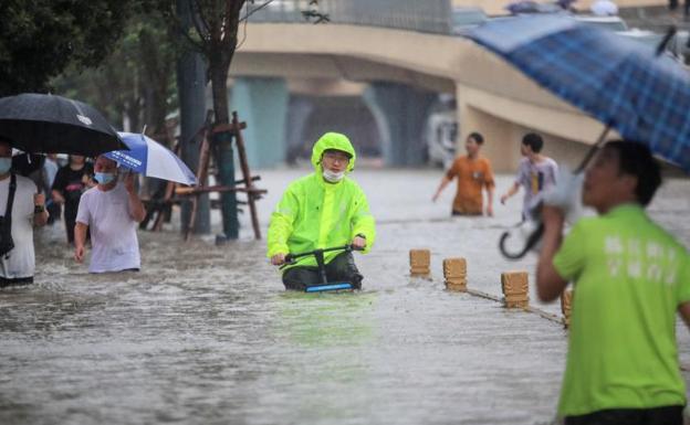 China se ve castigada por un diluvio que deja al menos 25 muertos