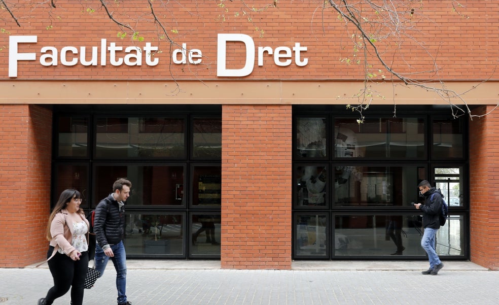 Las facultades de Derecho cargan contra Universidades por marginarlas en la financiación