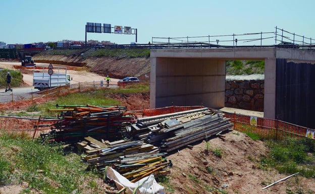 Fuente del Jarro pide apoyo a sus empresas para seguir avanzando en materia de movilidad