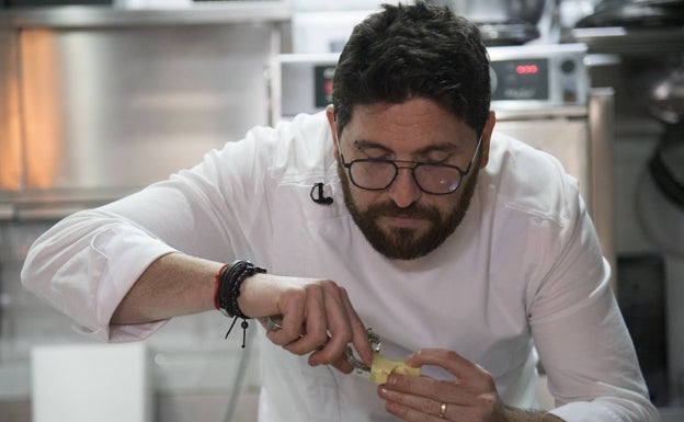 La receta de Germán Carrizo: tartar de salmón con fresas silvestres