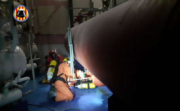 Una fuga de amoniaco en una fábrica obliga a confinar cuatro horas a vecinos de Guadassuar