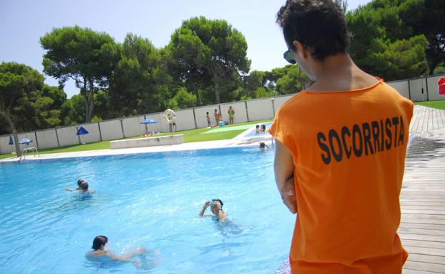 La Generalitat Valenciana reduce el aforo de las piscinas y los cines en verano para frenar el coronavirus