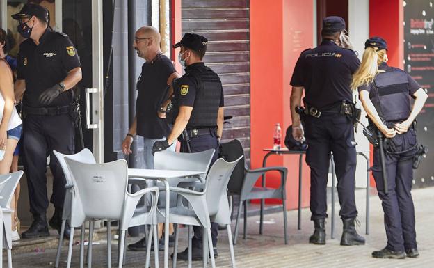 Un joven mata a su tío durante una pelea familiar en una casa de Valencia