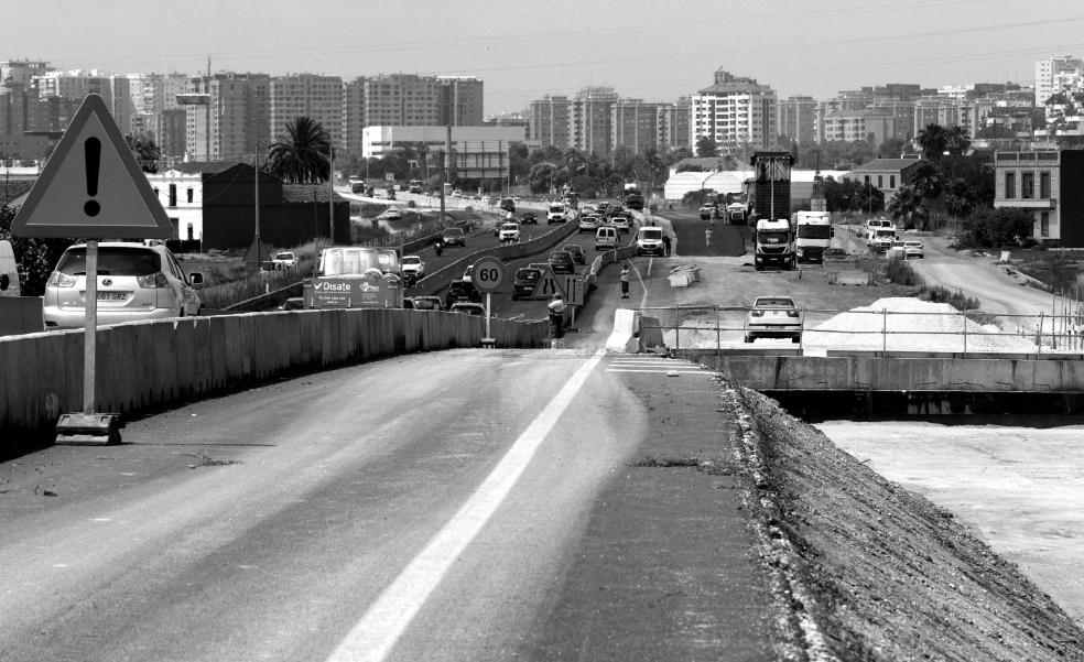 Obras entre pancartas