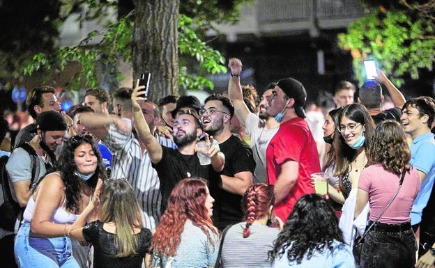 Vecinos cargan contra la eliminación de sanciones a los padres por el botellón