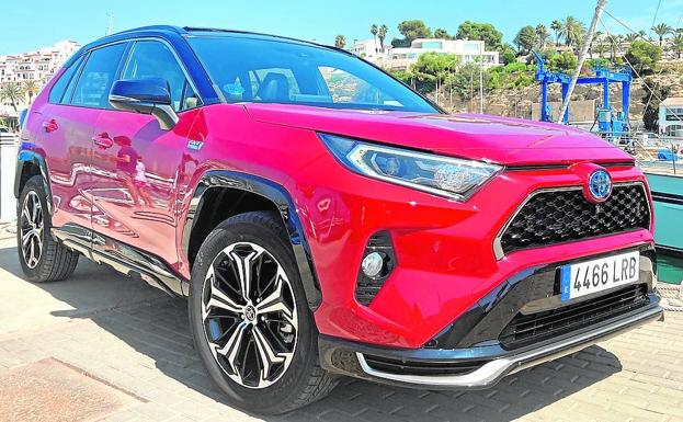 Toyota RAV4 PHEV: El líder, ahora enchufable