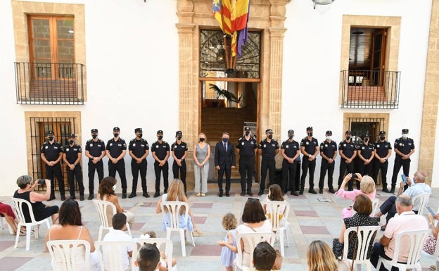 Xàbia acaba con la interinidad en la Policía Local al incorporar a 15 nuevos agentes fijos