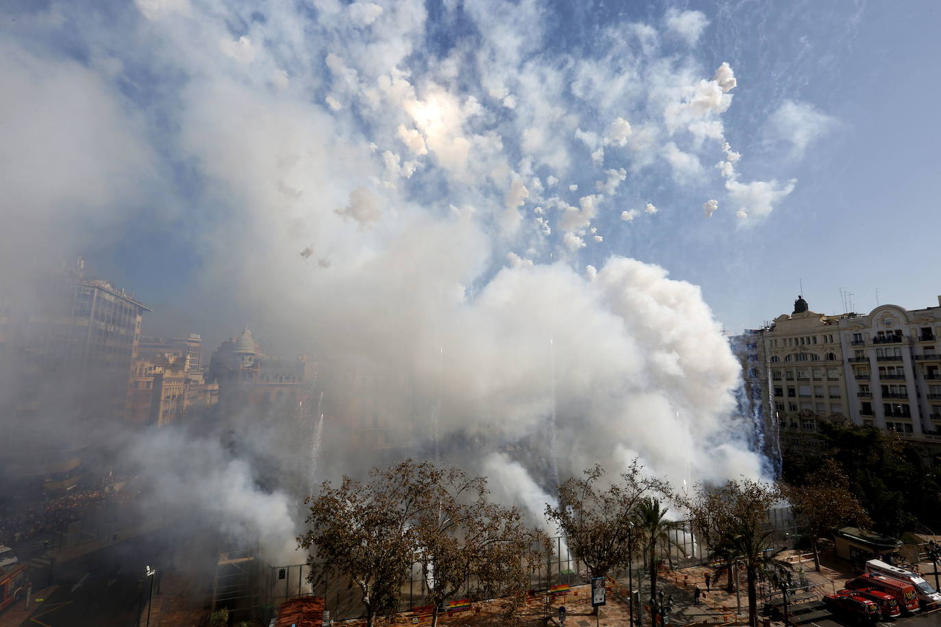 Las Fallas tendrán 19 mascletaes repartidas en solares de ocho barrios