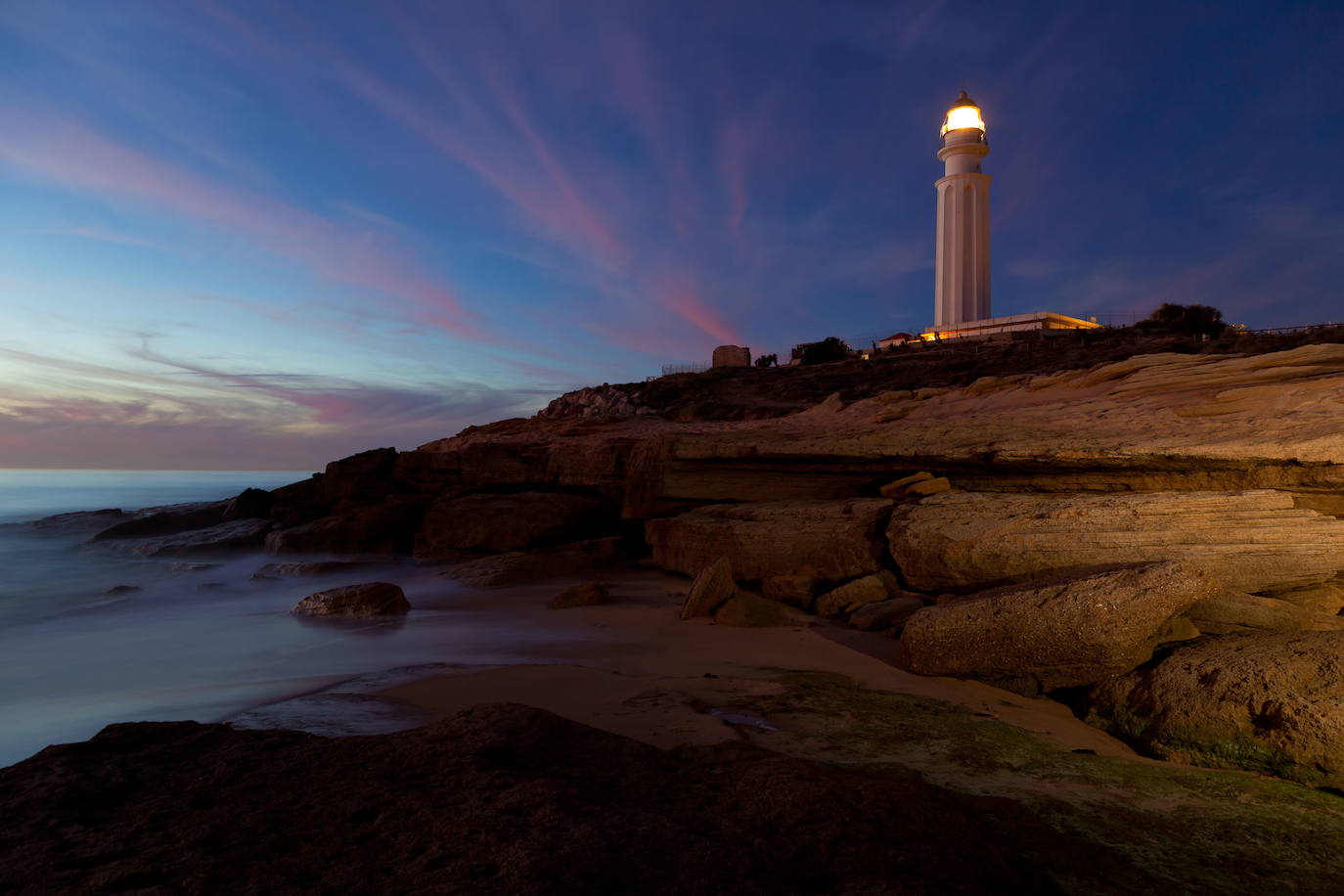 20 faros impresionantes para visitar en España