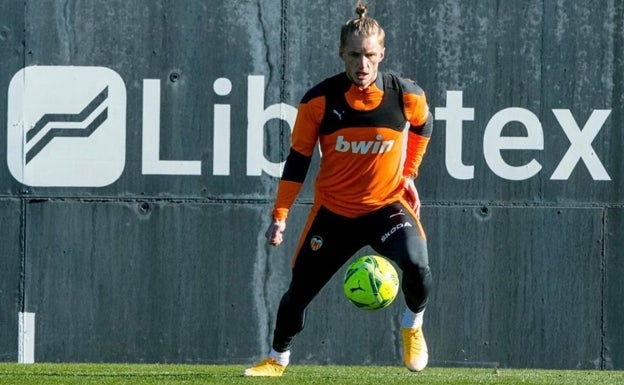 Wass vuelve a entrenar con el grupo