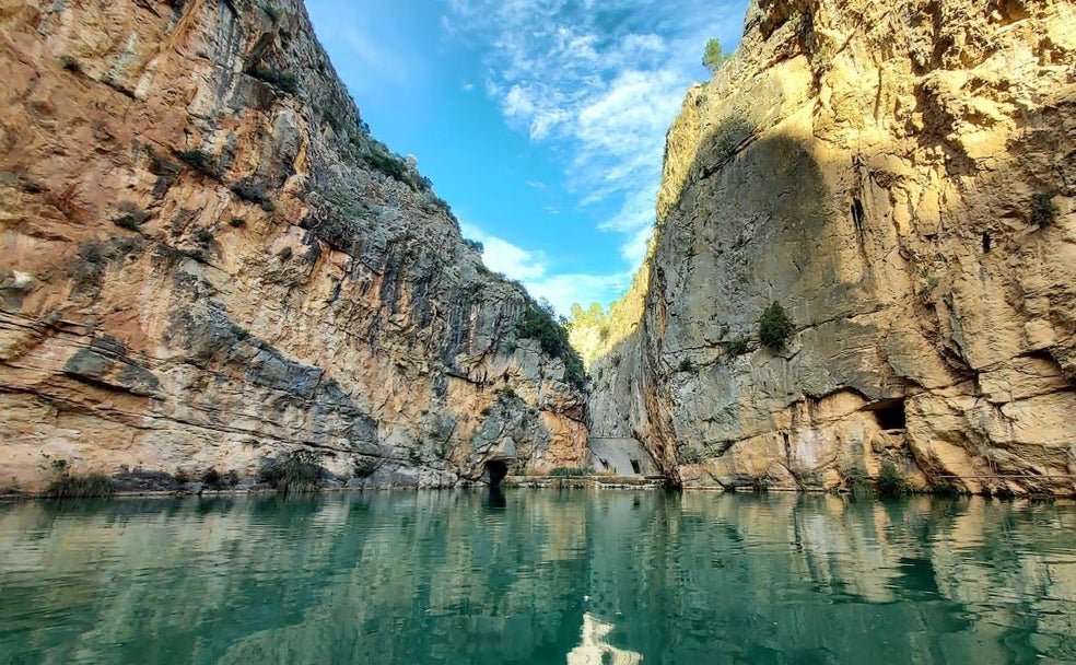 Zancadas y chapuzones en el Charco Azul de Chulilla