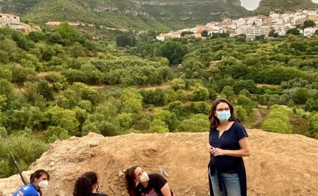 Oltra visita el campo de voluntariado de El Castillet de Millares