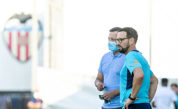 Bordalás charla con Corona antes del último ensayo contra el Getafe