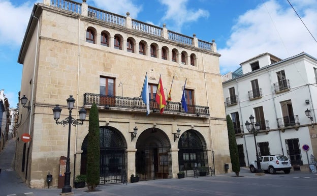 Castalla aprueba la licitación de un nuevo colegio para poner fin a 13 años de barracones