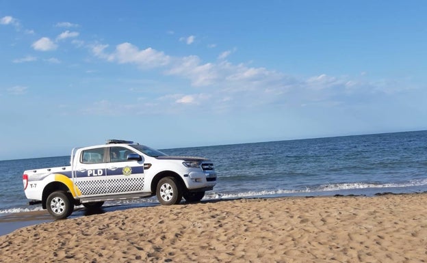 Buscan a las personas que agredieron a una joven en Dénia en una pelea en la zona portuaria