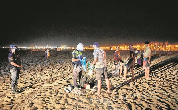 Lucha contra el botellón en la costa