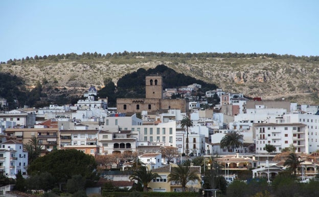 Hospitalizado en estado grave un niño tras ser rescatado de una piscina de Xàbia
