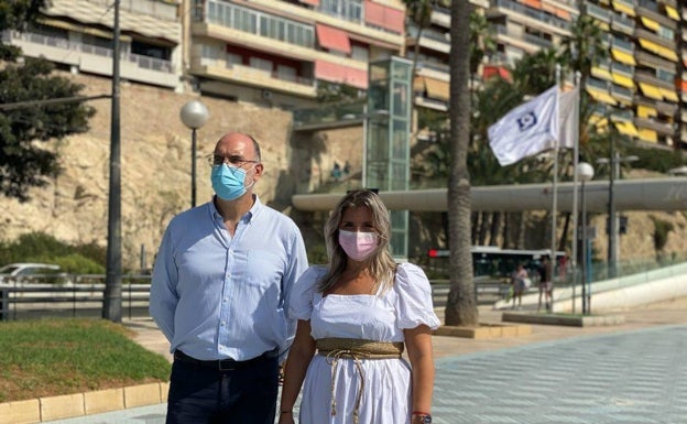 El Postiguet, primera playa de Alicante con bandera 'Q' de calidad turística