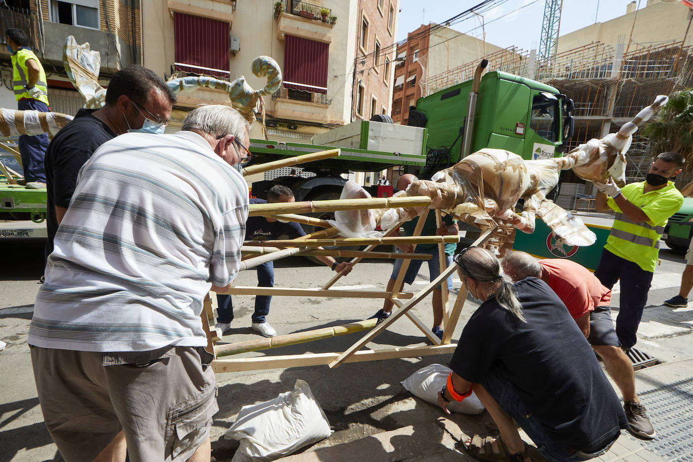 Los primeros ninots salen de Fira Valencia para la Plantà