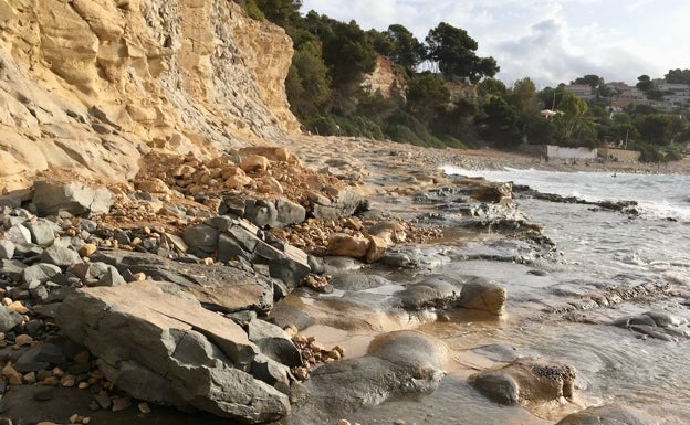 La cala Baladrar de Benissa sufre dos nuevos desprendimientos