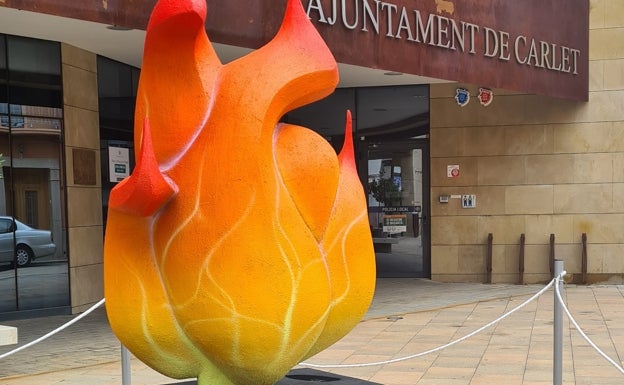 Carlet repartirá 35.000 euros entre las comisiones falleras para paliar el impacto de la suspensión de las fiestas