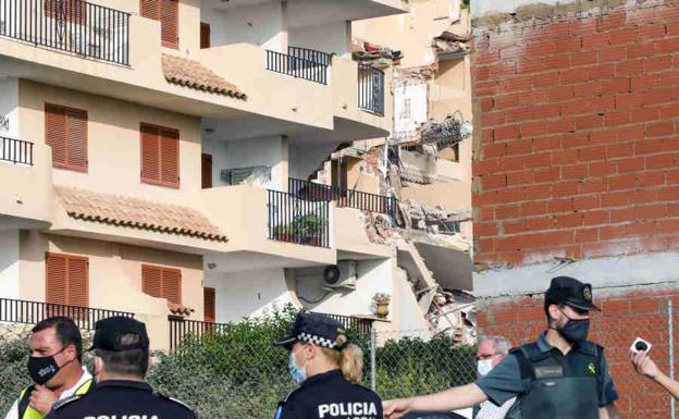 Un hombre agrede a su pareja y le amenaza de muerte con dos cuchillos en Valencia